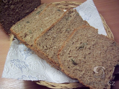 Celozrnný chléb